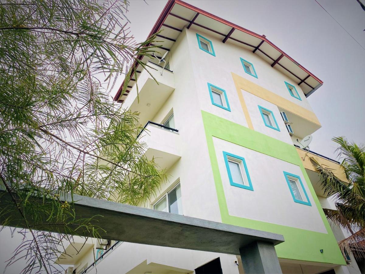 Srimadis Villa Near Airport - เนกอมโบ ภายนอก รูปภาพ