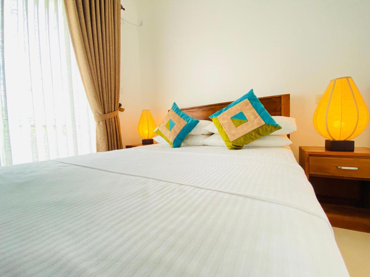Srimadis Villa Near Airport - เนกอมโบ ภายนอก รูปภาพ