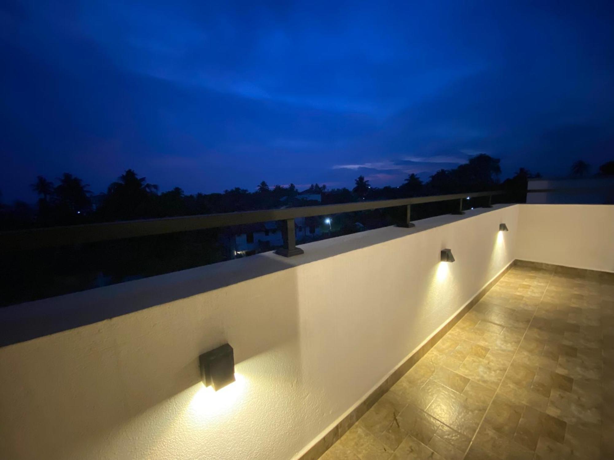 Srimadis Villa Near Airport - เนกอมโบ ภายนอก รูปภาพ
