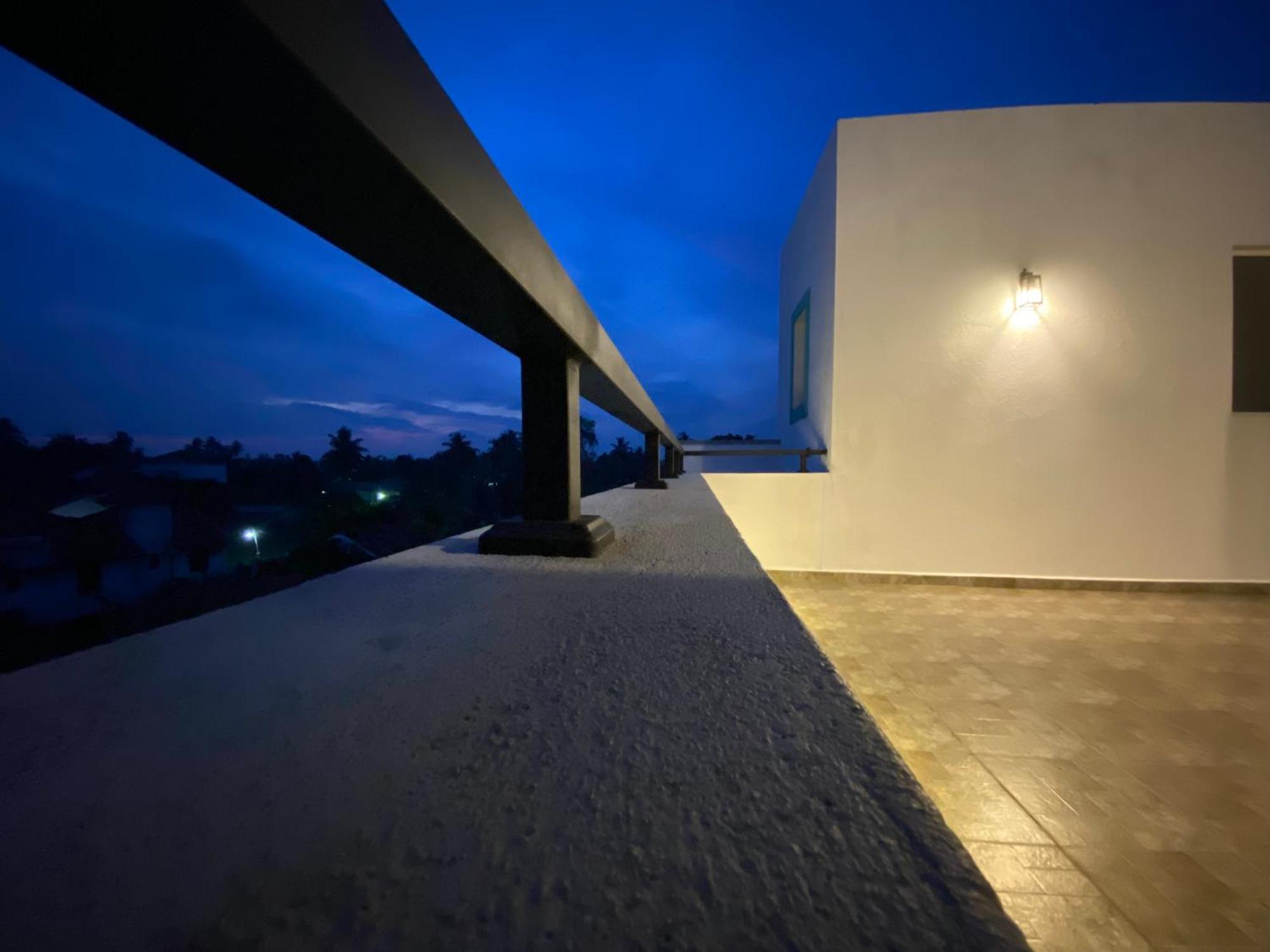Srimadis Villa Near Airport - เนกอมโบ ภายนอก รูปภาพ