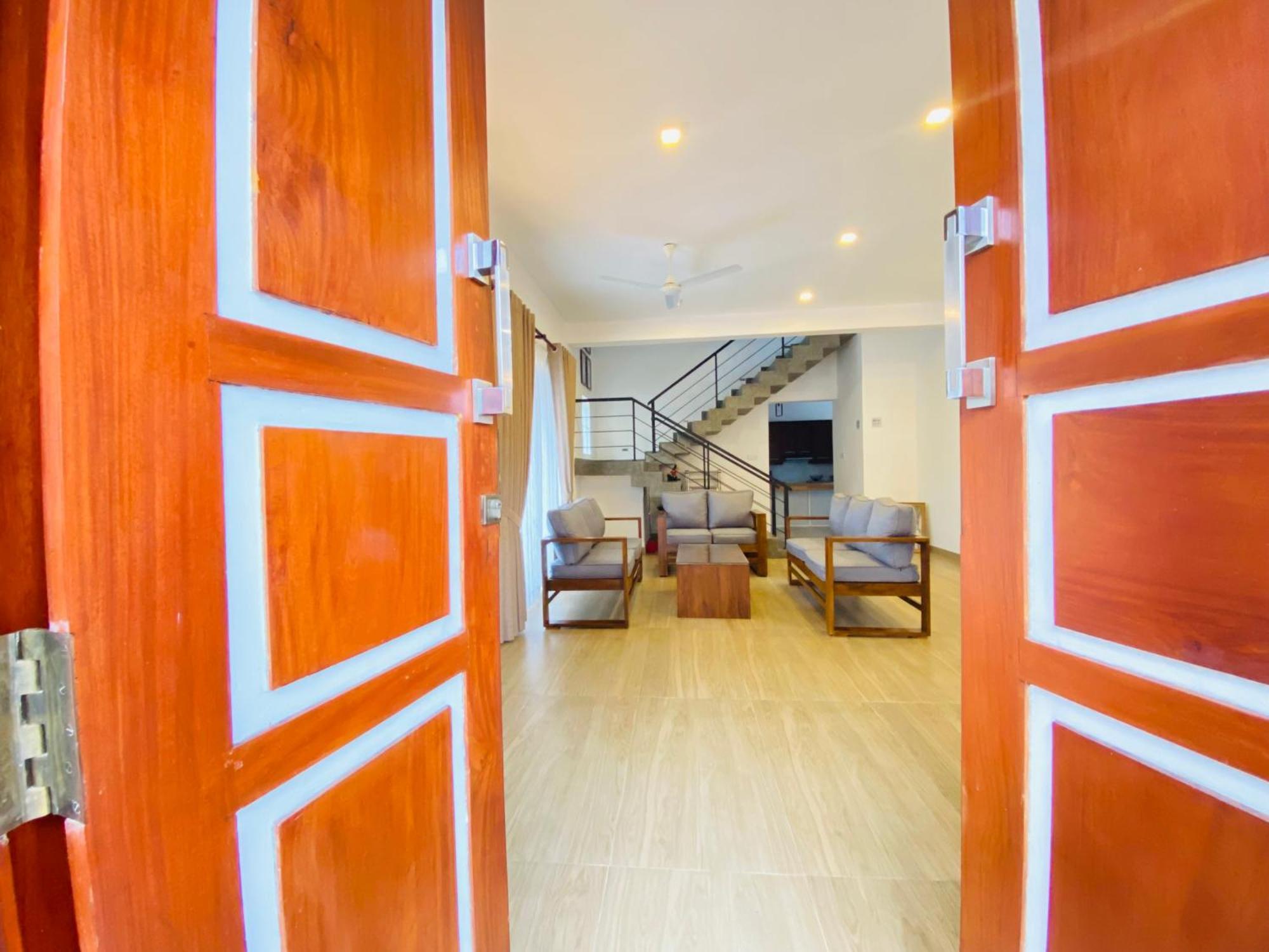 Srimadis Villa Near Airport - เนกอมโบ ภายนอก รูปภาพ